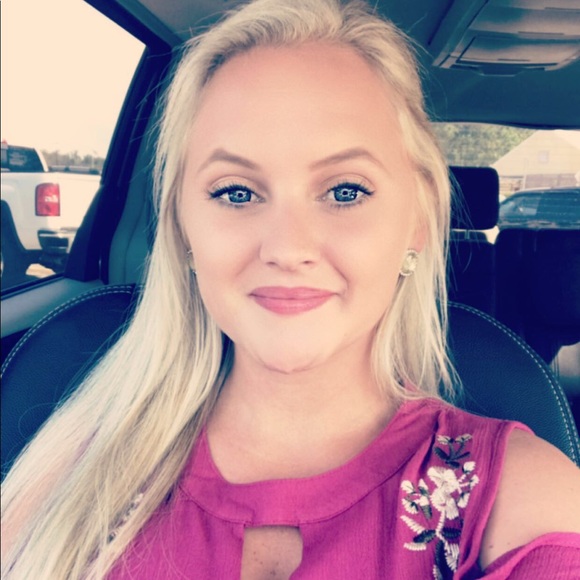 Profile Picture of Heather Mcgee (@hnmcgee88) on Poshmark