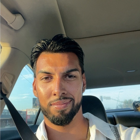 Profile Picture of Daniel alexander Verdugo (@alexverdugo1738) on Poshmark