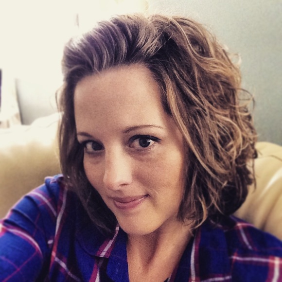 Profile Picture of Lacey Keyes (@lilysmom0908) on Poshmark