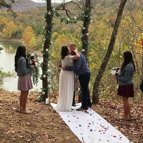 Profile Picture of Jodi Roark (@jodiroark) on Poshmark