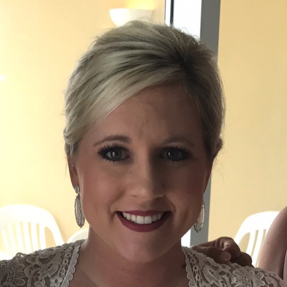 Profile Picture of Lauren Mcgarrh (@lbrown6) on Poshmark