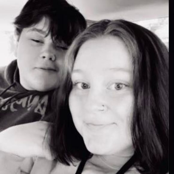 Profile Picture of Andramada Amburgey (@breunaa2007) on Poshmark