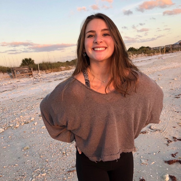 Profile Picture of Hannah Difelice (@hannahdifelice) on Poshmark