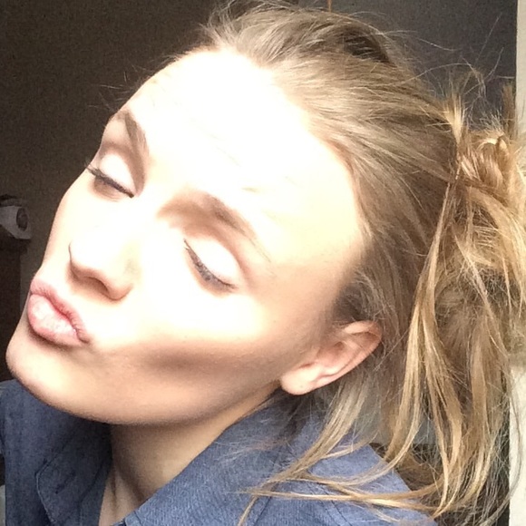 Profile Picture of Mary Tschida (@mtschida777) on Poshmark