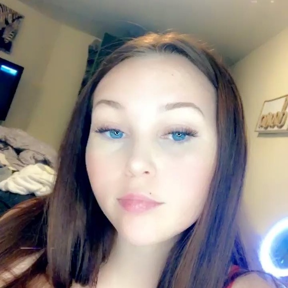Profile Picture of Jylynn Legros (@jylynnlegros01) on Poshmark