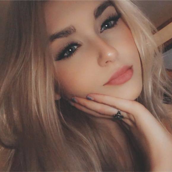 Profile Picture of Tiffany Grohowski (@tgrohowski) on Poshmark