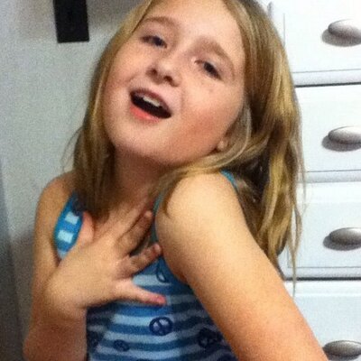 Profile Picture of April Ahern (@liam1896) on Twitter