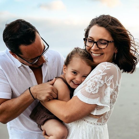 Profile Picture of Chrissy Cariños (@karebarex) on Poshmark