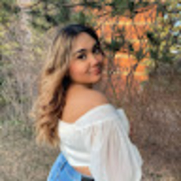 Profile Picture of Rucheeta Krishnan (@rucheetak) on Poshmark