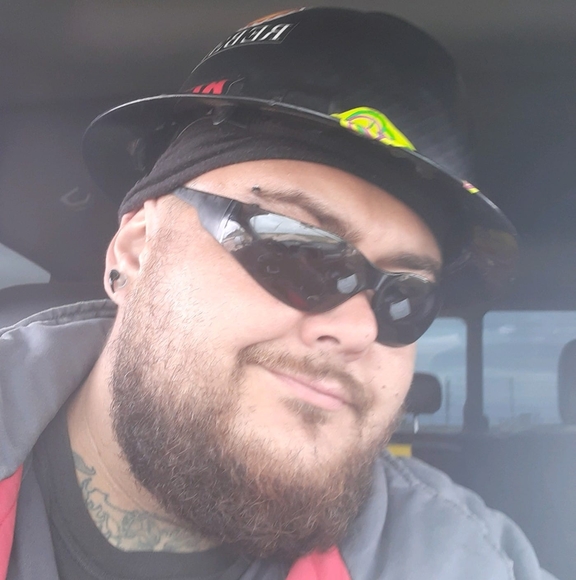 Profile Picture of Matthew Cote (@matthewcote) on Poshmark