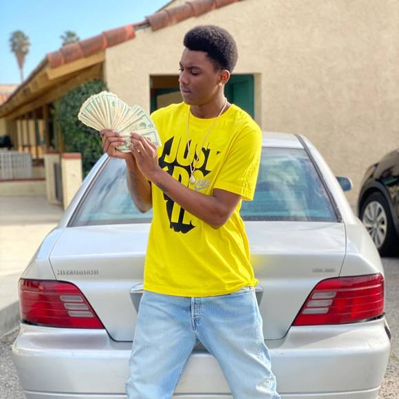Profile Picture of Tysjyr Cullors (@flyguy2715) on Poshmark