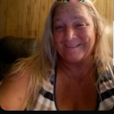 Profile Picture of Lori Coffey (@Loricof68421823) on Twitter