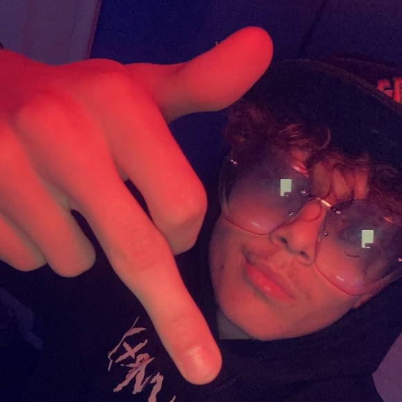 Profile Picture of Jaden Brock (@jaden_brock) on Poshmark