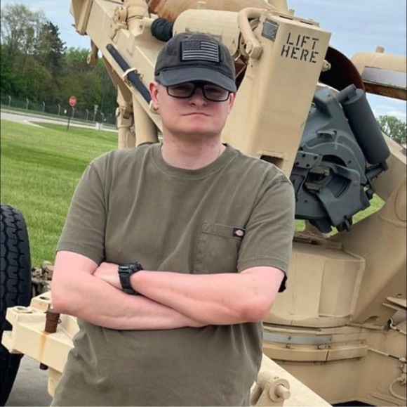 Profile Picture of Luc Parriott (@bigbroluc) on Poshmark