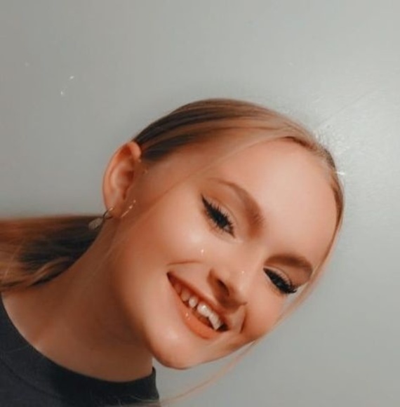 Profile Picture of Tehya Klawansky (@tehyaklawansky) on Poshmark