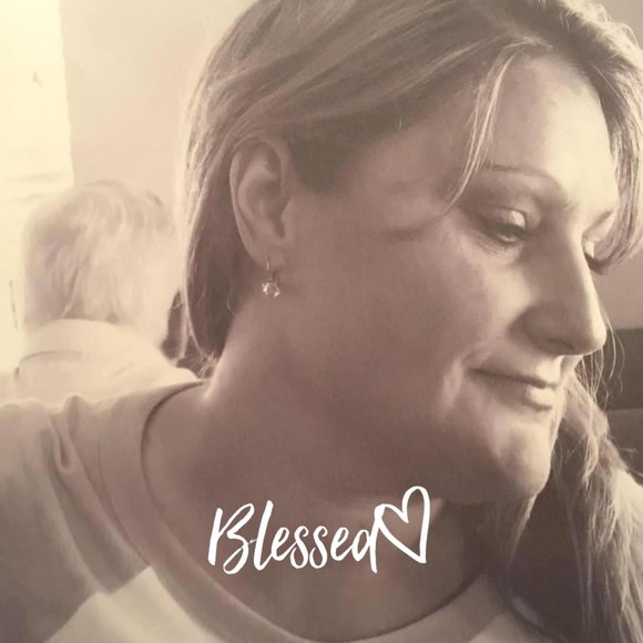 Profile Picture of Melanie Bynog (@melanieb1329) on Poshmark