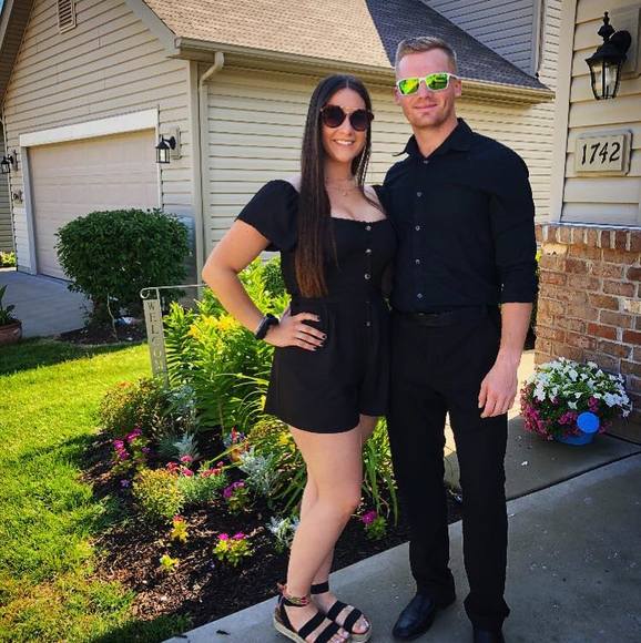 Profile Picture of Danielle Boland (@d_boland) on Poshmark