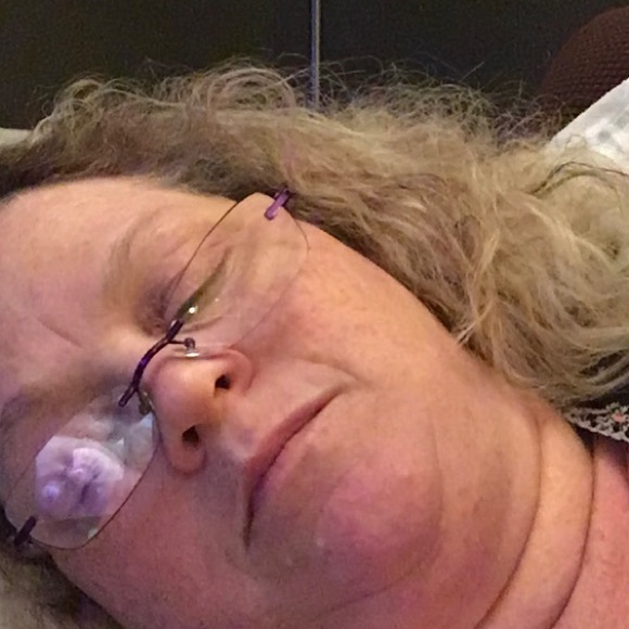 Profile Picture of Robin Schmitz (@rschmitz01) on Poshmark