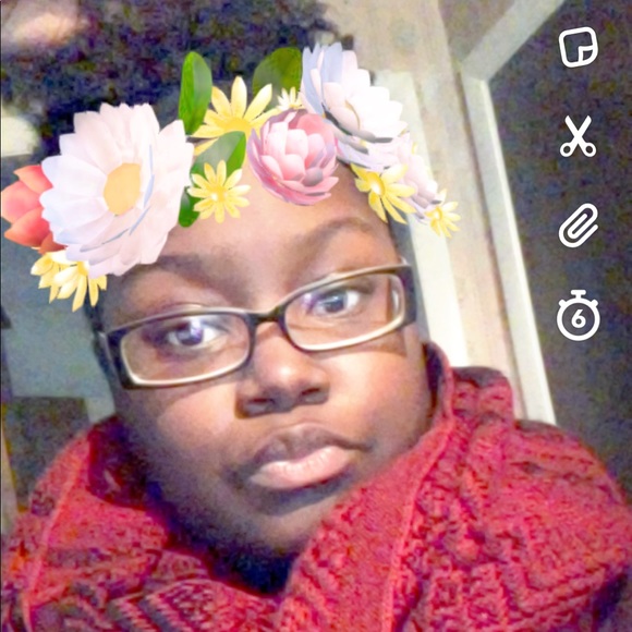 Profile Picture of Alice Lee (@alicelee11) on Poshmark