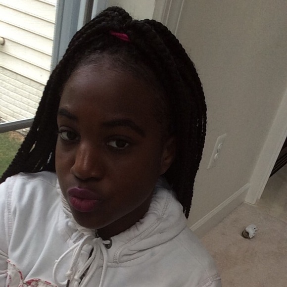 Yazmin Blell - Poshmark Profile Picture of Yazmin Blell (@yazminblell) on Poshmark