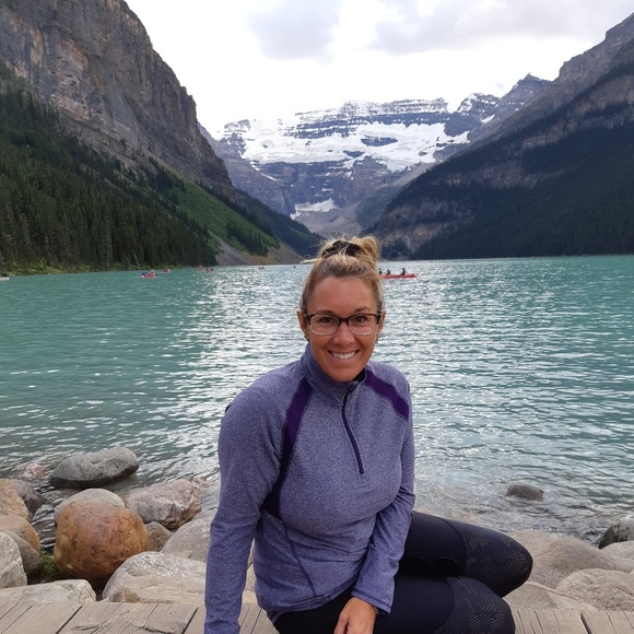 Profile Picture of Josee Hamelin (@joseeandree) on Poshmark