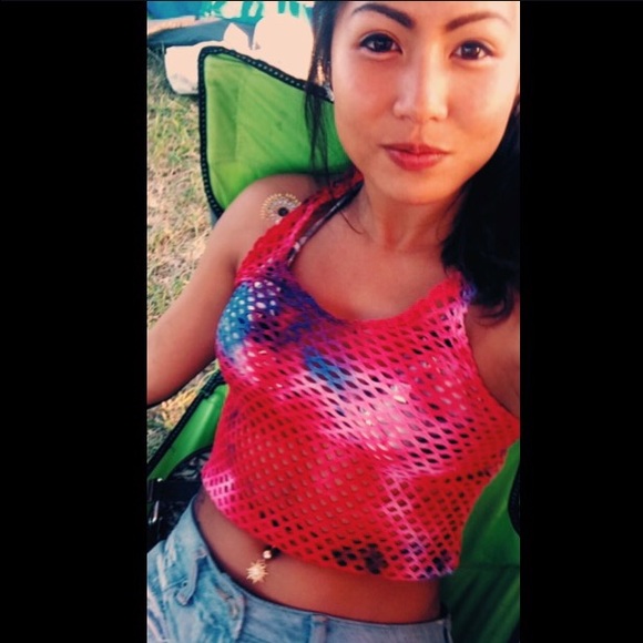 Profile Picture of Mylinh Tran (@smilinmylinh) on Poshmark