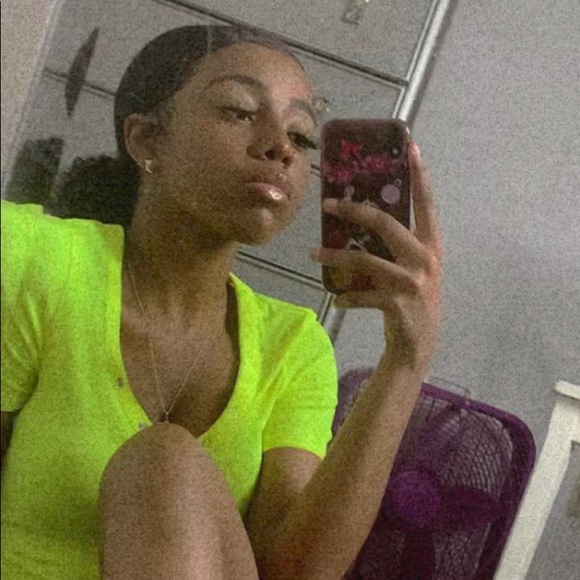 Profile Picture of Jasmine Smart (@jsmart26) on Poshmark