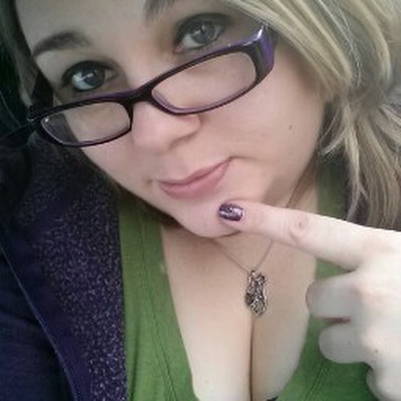 Jennifer Lacrosse - Poshmark Profile Picture of Jennifer Lacrosse (@j_lacrosse) on Poshmark