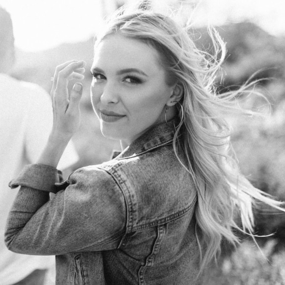 Profile Picture of Susich Susich (@susich) on Poshmark