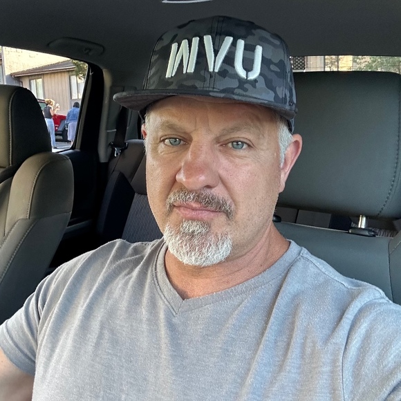 Profile Picture of Scott Allred (@scottallred37) on Poshmark