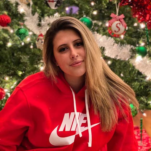 Profile Picture of Star Quattrocchi (@starmariealles) on Poshmark