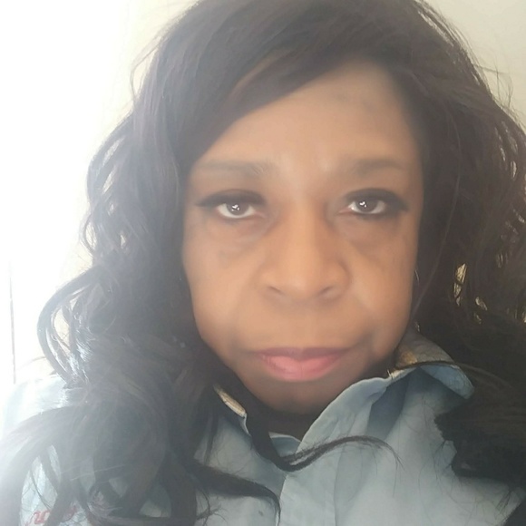 Profile Picture of Kimberly Mcleod (@kimberly_mcleod) on Poshmark