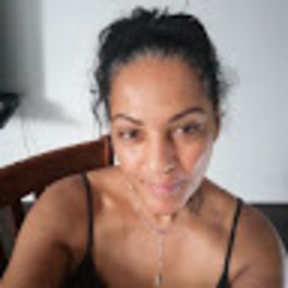 Profile Picture of Sonia Ricketts (@soniaricketts) on Poshmark