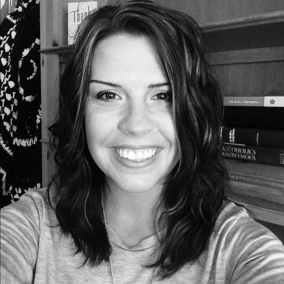 Profile Picture of Amanda Krajewski (@a_krajewski) on Poshmark