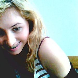 Profile Picture of Clara Thomas (@clarathomasmusic) on Myspace