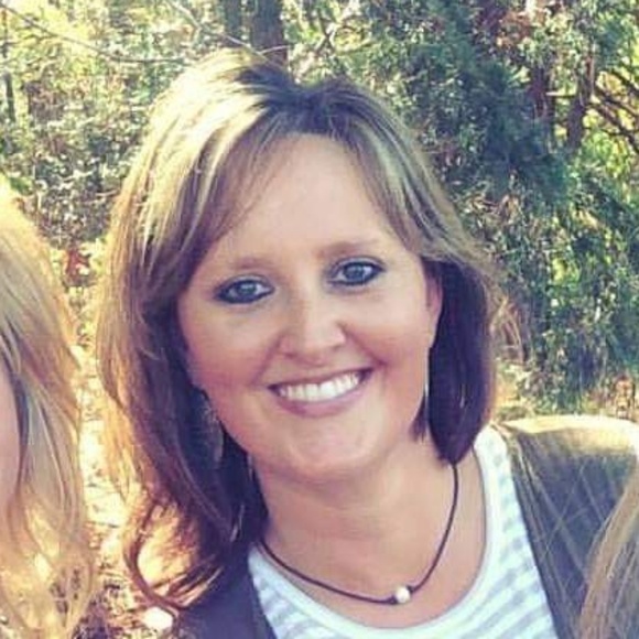 Profile Picture of Savannah Palmer (@snpalmer85) on Poshmark