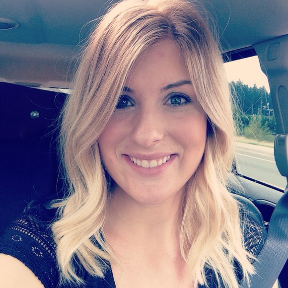 Profile Picture of Sarah Van antwerp (@sarahvanantwerp) on Poshmark