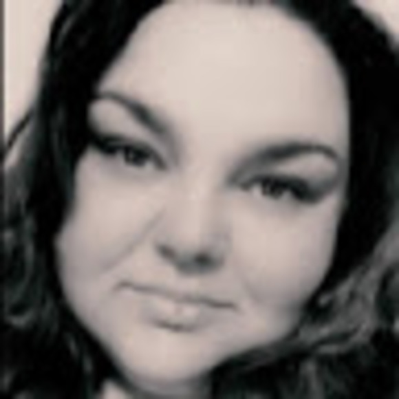 Profile Picture of Cindy Rodrigue (@cindyrod1991) on Poshmark