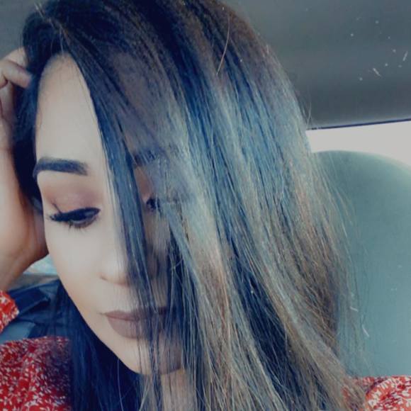 Profile Picture of Isabel Ordaz (@isaaaaaa) on Poshmark