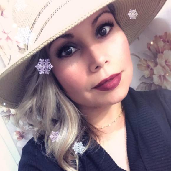 Profile Picture of Sandra Tinoco (@luzsand) on Poshmark