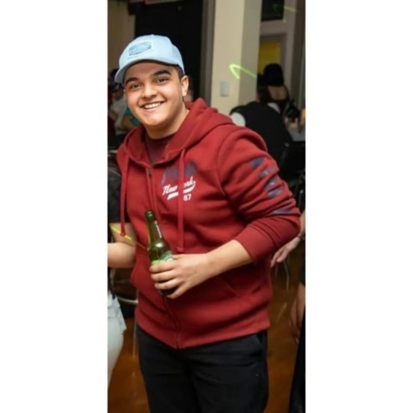Profile Picture of Erik Silva (@erikweslen61) on Poshmark