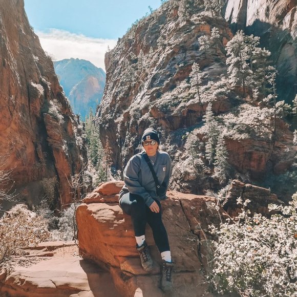 Profile Picture of Amanda Zurawski (@amandazurawski) on Poshmark