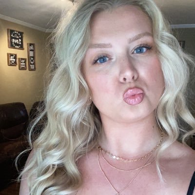 Profile Picture of Chels (@ChelseaAnne09) on Twitter