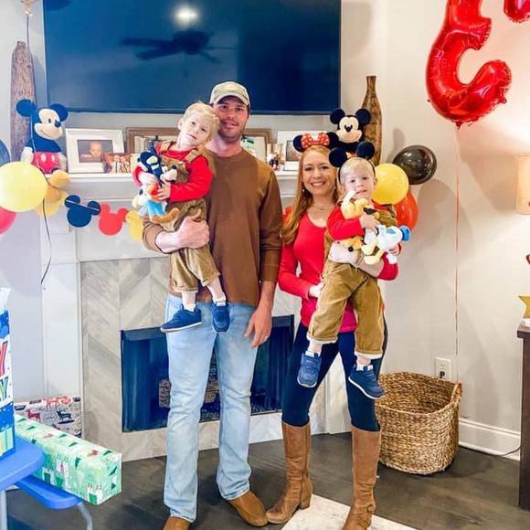 Profile Picture of Shannon Murtagh (@nixagrits1) on Poshmark