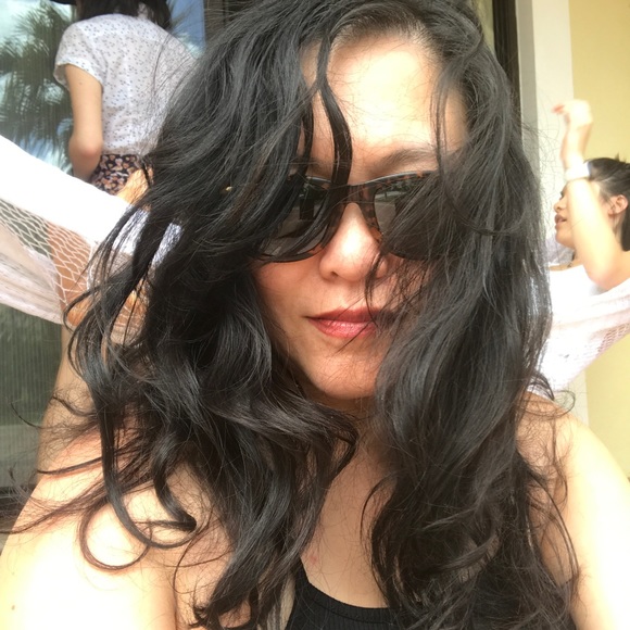 Profile Picture of Maria Tizon (@mctizon) on Poshmark