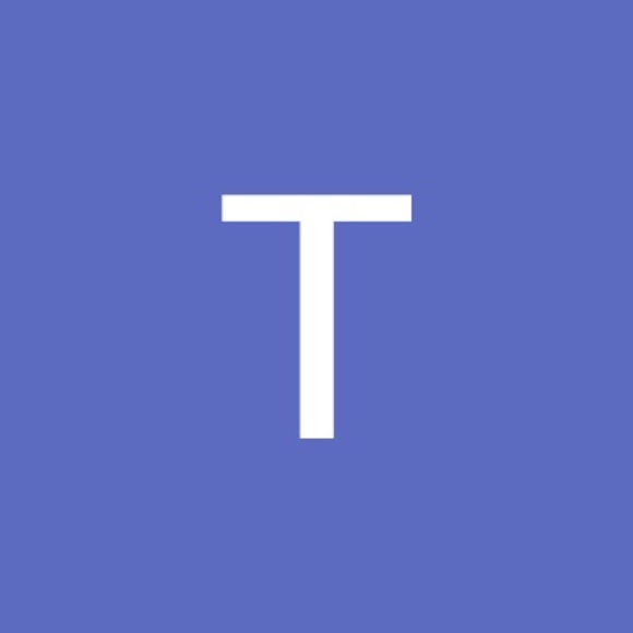 Profile Picture of Thalia Pustay (@thaliapustay) on Poshmark