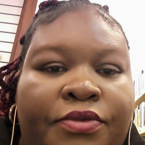 Profile Picture of Joymarie Burrell (@joyart04) on Poshmark