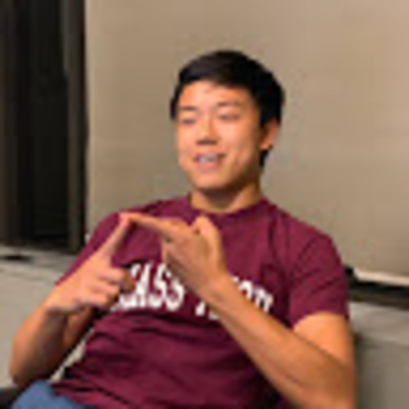 Profile Picture of Daniel Sun (@danielsun884) on Poshmark