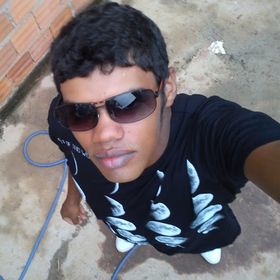 Profile Picture of Vine Max (@maxnetpcs) on Pinterest