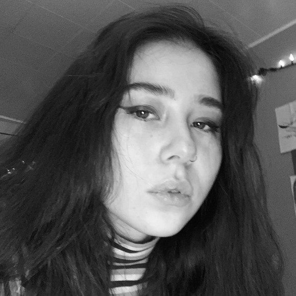 Profile Picture of Danielle Clayton (@danielleclay193) on Poshmark